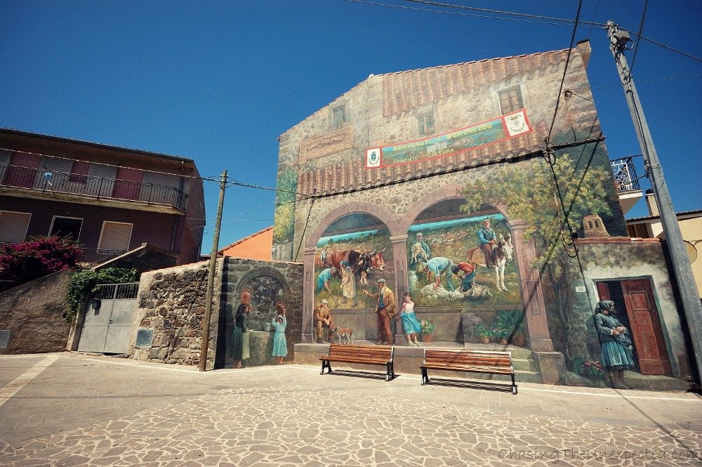 A trip, a photo - Boroneddu murals, street art in Sardinia