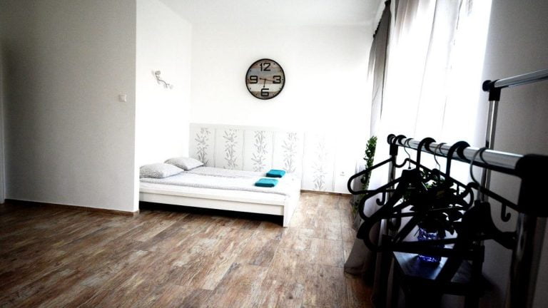 cropped budapest apartment review cover - Travel Images