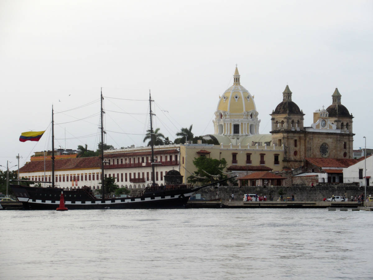 Image: Old town waterfront in Cartagena in 3 days