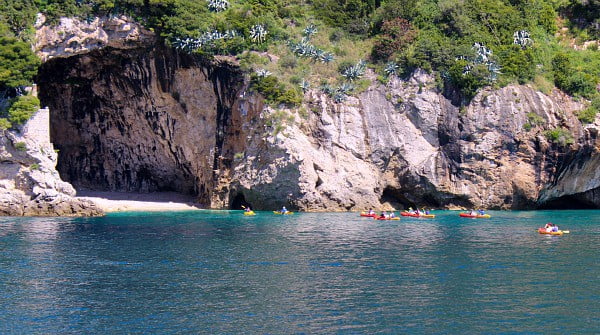 Image of kayaking in Dubrovnik